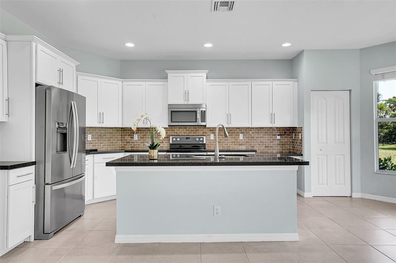 Image 18 of 43 For 7162 Prudencia Dr