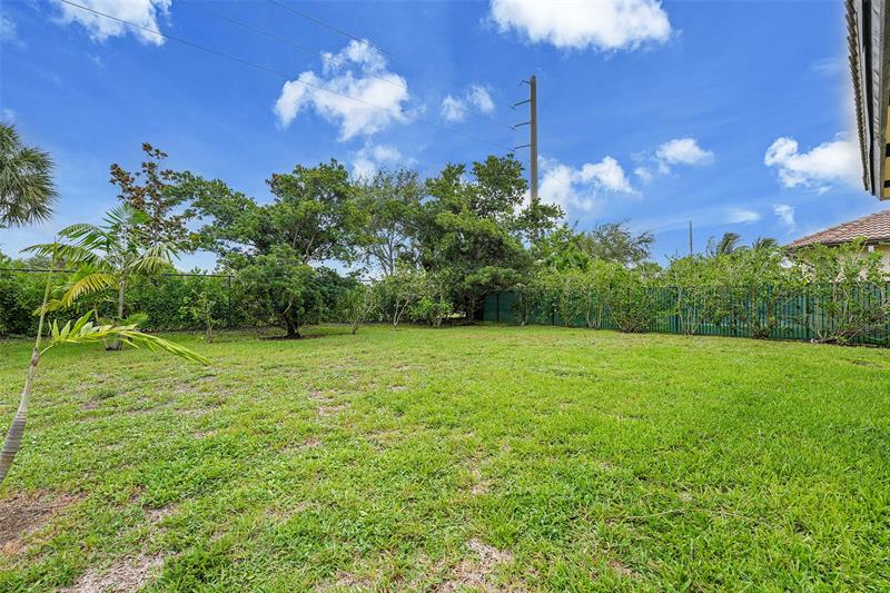 Image 39 of 43 For 7162 Prudencia Dr