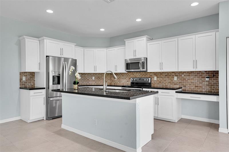 Image 7 of 43 For 7162 Prudencia Dr