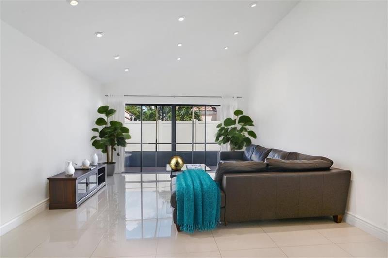 Image 2 of 10 For 21190 Mainsail Cir  A11