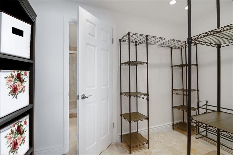 Image 9 of 10 For 21190 Mainsail Cir  A11