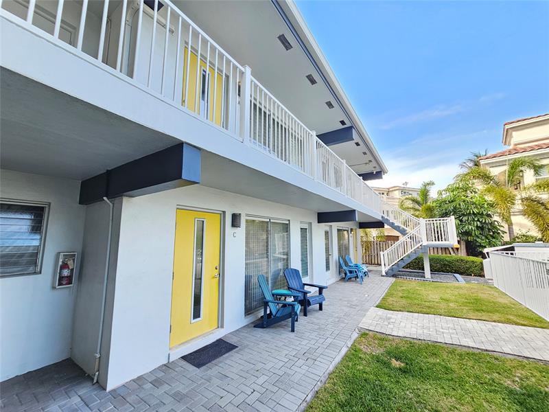 Image 21 of 21 For 1354 Bayview Dr  D