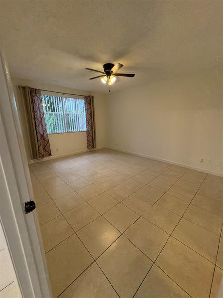 Image 10 of 40 For 9033 Wiles Rd  202