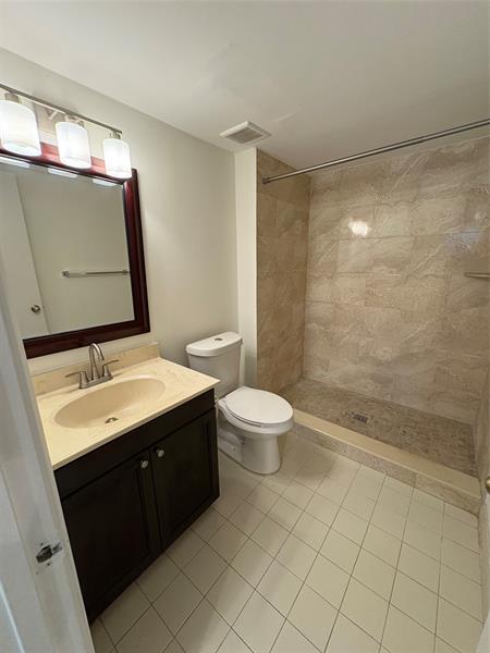 Image 11 of 40 For 9033 Wiles Rd  202