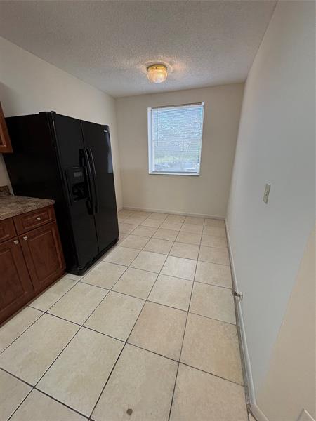 Image 16 of 40 For 9033 Wiles Rd  202