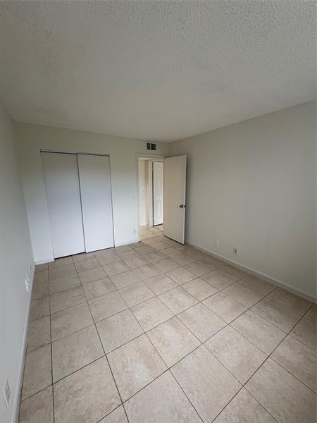 Image 21 of 40 For 9033 Wiles Rd  202