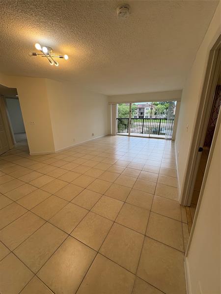 Image 7 of 40 For 9033 Wiles Rd  202