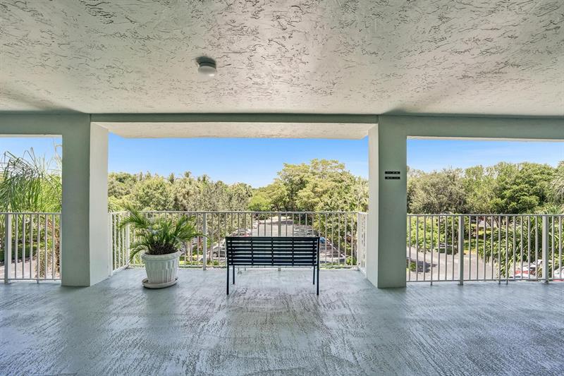 Image 11 of 61 For 806 Cypress Grove Ln  412