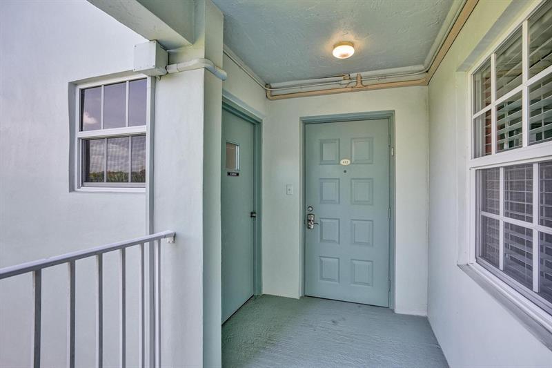 Image 12 of 61 For 806 Cypress Grove Ln  412