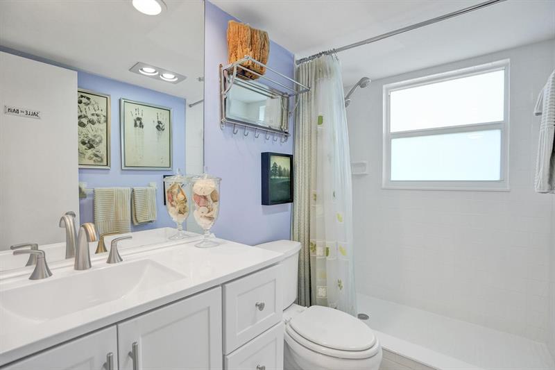 Image 32 of 61 For 806 Cypress Grove Ln  412