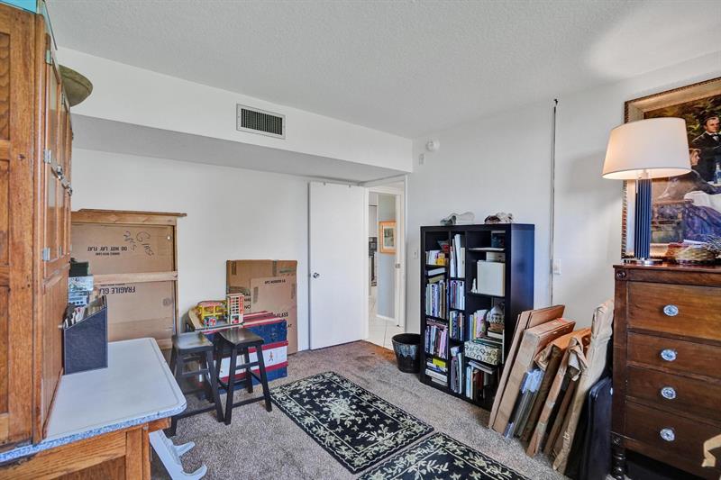 Image 35 of 61 For 806 Cypress Grove Ln  412