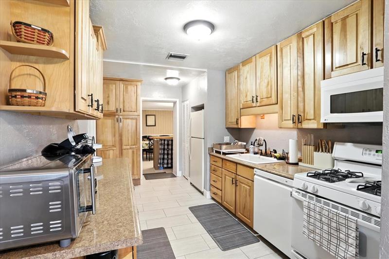Image 16 of 57 For 15835 Osceola