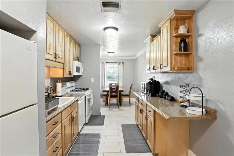 Image 17 of 57 For 15835 Osceola
