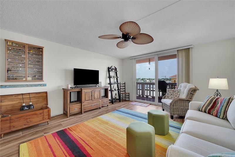 Image 10 of 38 For 801 Ocean Dr  502