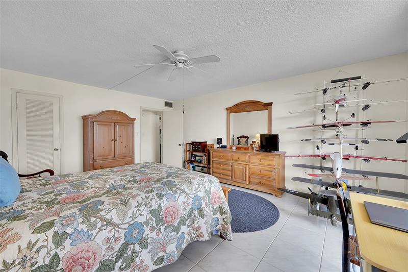 Image 15 of 38 For 801 Ocean Dr  502