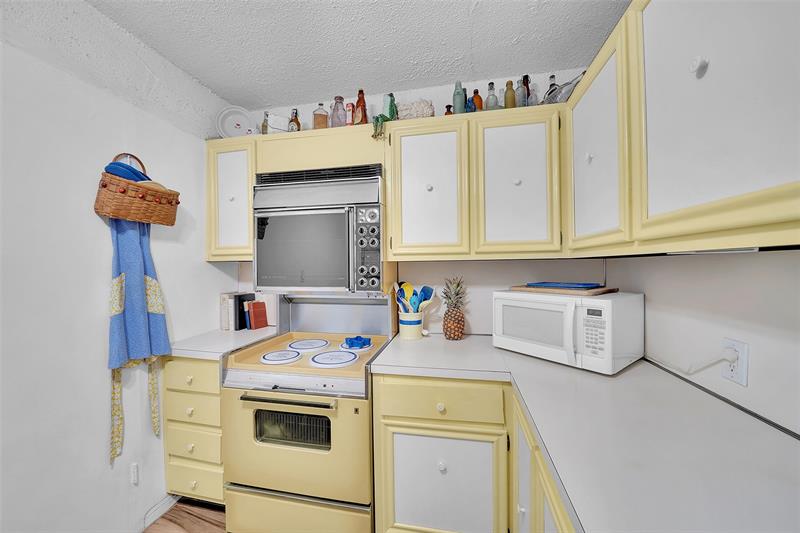 Image 21 of 38 For 801 Ocean Dr  502