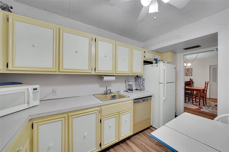 Image 22 of 38 For 801 Ocean Dr  502