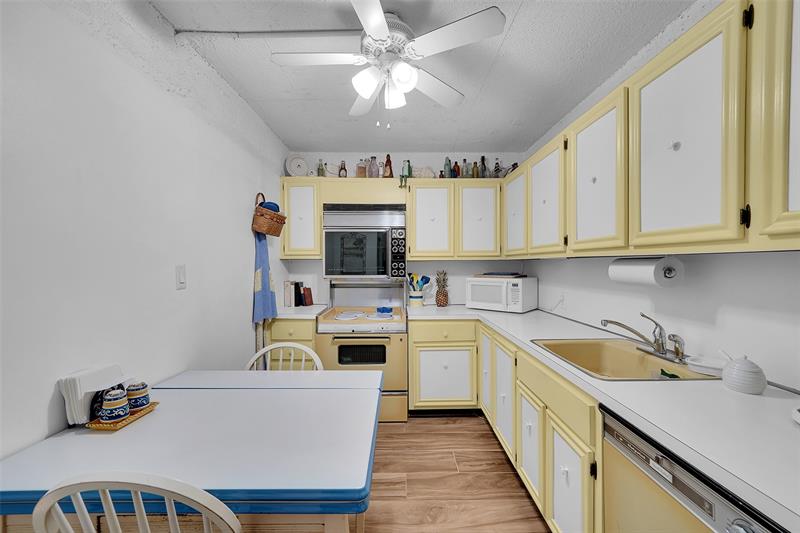 Image 24 of 38 For 801 Ocean Dr  502