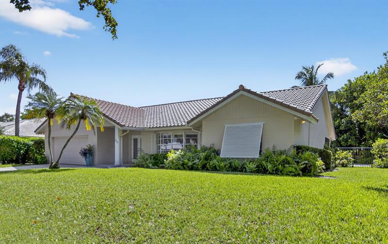 Image 3 of 46 For 250 Woodlake Ln