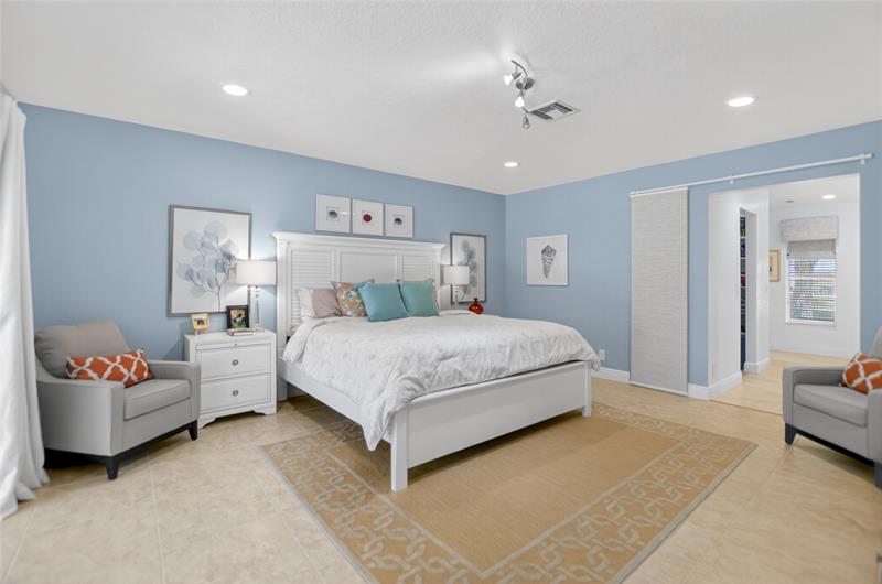 Image 6 of 46 For 250 Woodlake Ln