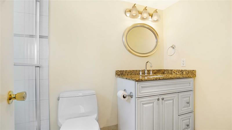 Image 17 of 52 For 131 3rd Av  208