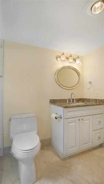 Image 18 of 52 For 131 3rd Av  208
