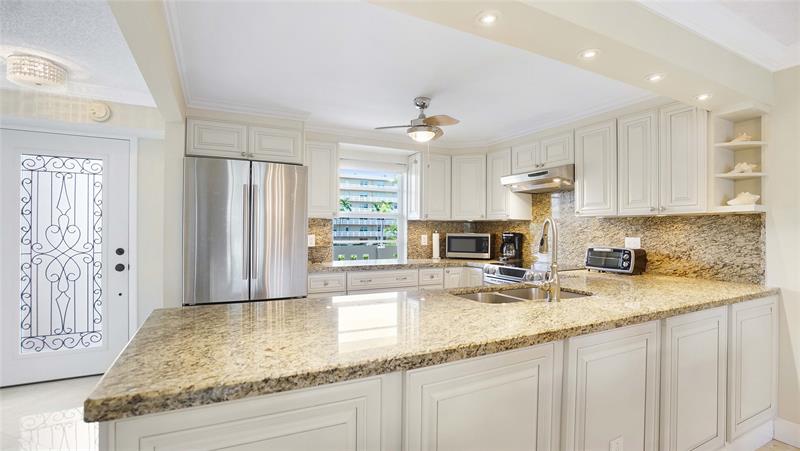 Image 31 of 52 For 131 3rd Av  208