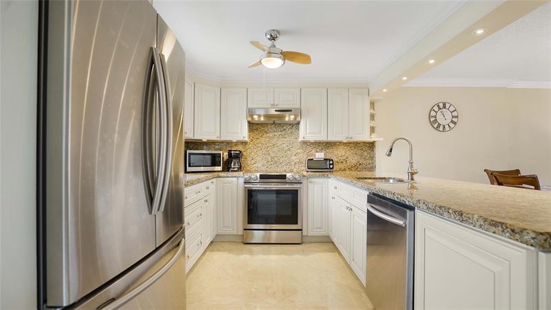 Image 32 of 52 For 131 3rd Av  208