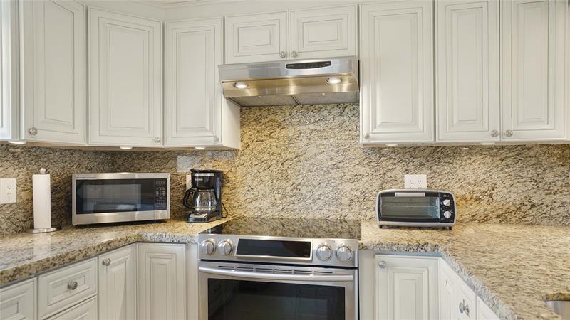 Image 33 of 52 For 131 3rd Av  208