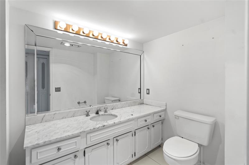 Image 14 of 53 For 5200 Ocean Blvd  1207b
