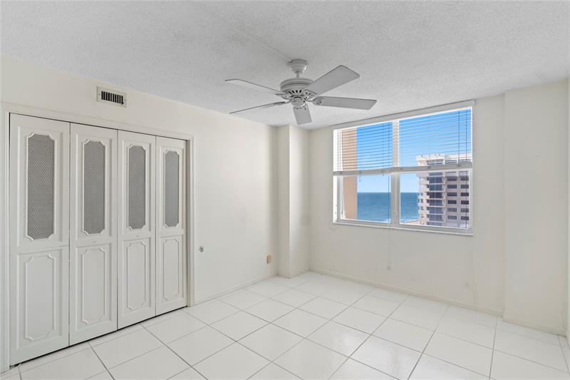 Image 16 of 53 For 5200 Ocean Blvd  1207b