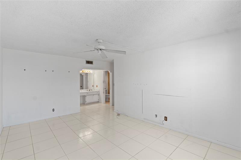 Image 21 of 53 For 5200 Ocean Blvd  1207b