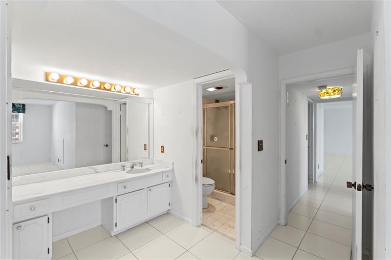 Image 23 of 53 For 5200 Ocean Blvd  1207b