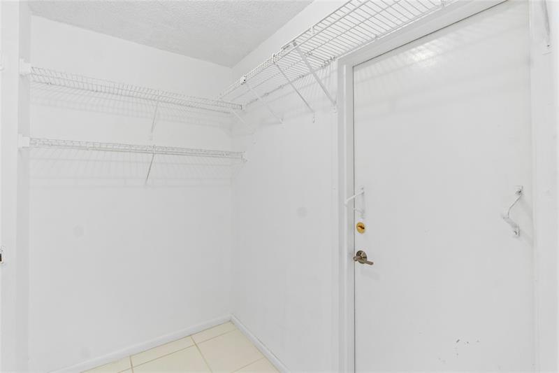Image 25 of 53 For 5200 Ocean Blvd  1207b