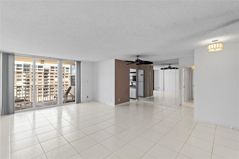 Image 5 of 53 For 5200 Ocean Blvd  1207b