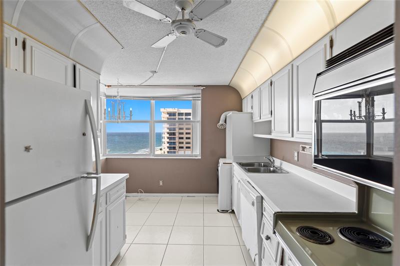 Image 8 of 53 For 5200 Ocean Blvd  1207b