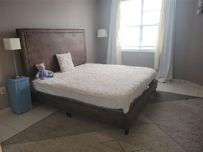 Image 10 of 24 For 1985 Ocean Dr  3m