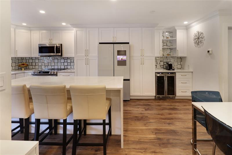 Image 11 of 44 For 9390 61st Way  D