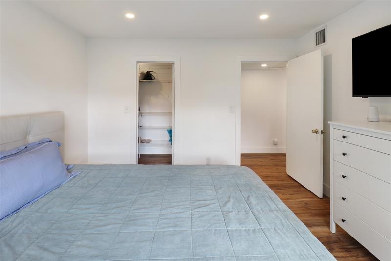 Image 31 of 44 For 9390 61st Way  D