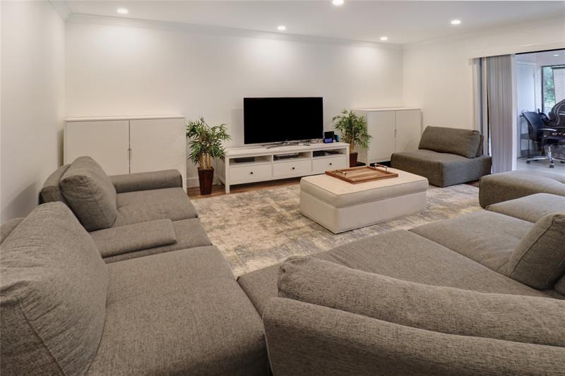 Image 6 of 44 For 9390 61st Way  D