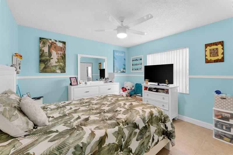 Image 22 of 52 For 4910 166th Ave