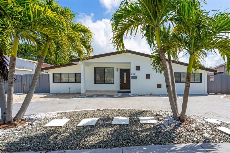 Details for 2510 215th St, Miami, FL 33180