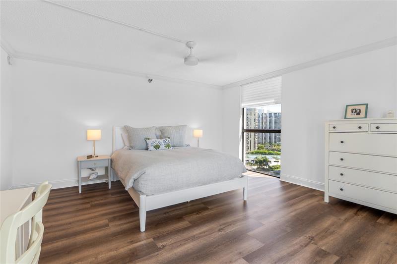 Image 10 of 28 For 20515 Country Club Dr  1848