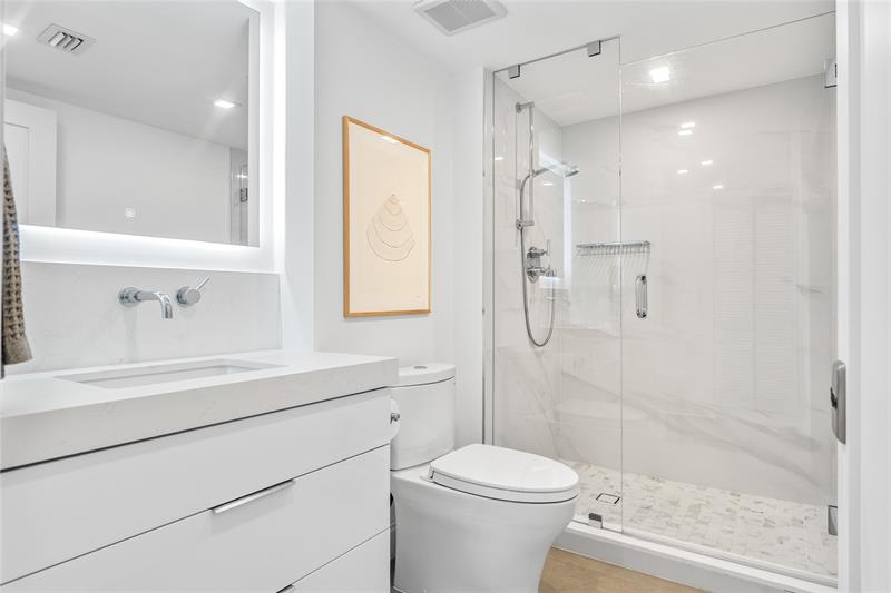 Image 13 of 28 For 20515 Country Club Dr  1848