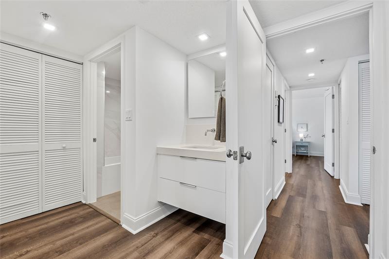 Image 14 of 28 For 20515 Country Club Dr  1848