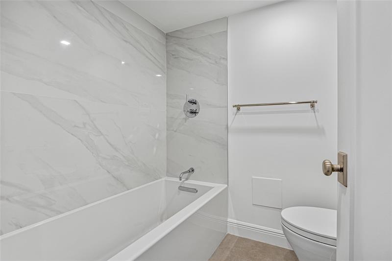 Image 16 of 28 For 20515 Country Club Dr  1848