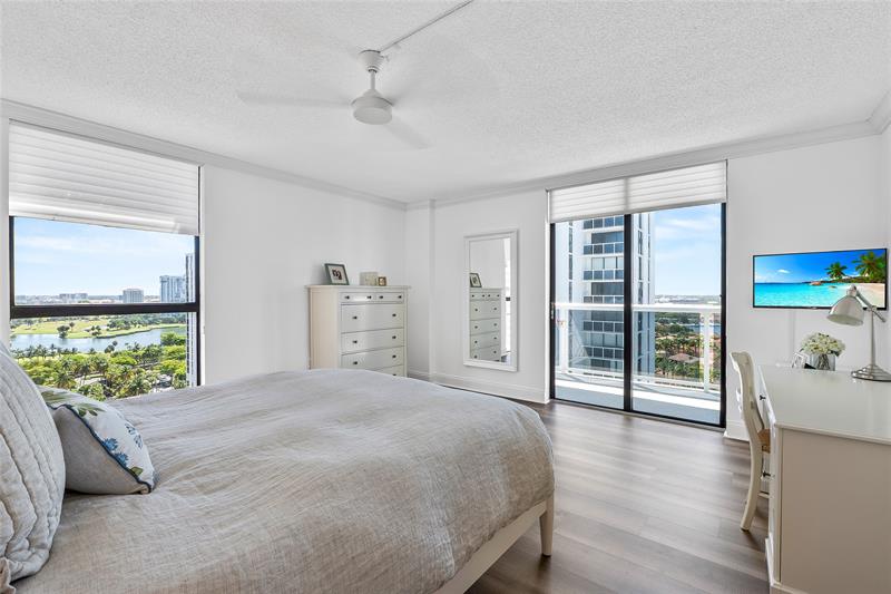 Image 17 of 28 For 20515 Country Club Dr  1848