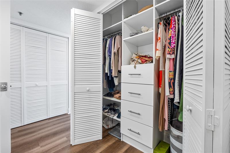 Image 21 of 28 For 20515 Country Club Dr  1848