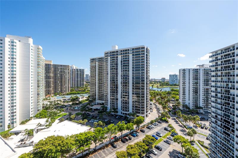 Image 24 of 28 For 20515 Country Club Dr  1848