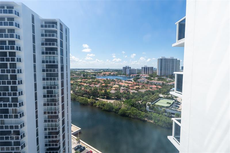 Image 25 of 28 For 20515 Country Club Dr  1848